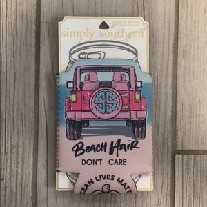 5/$25 🛍 Simply Southern Coozie!!
